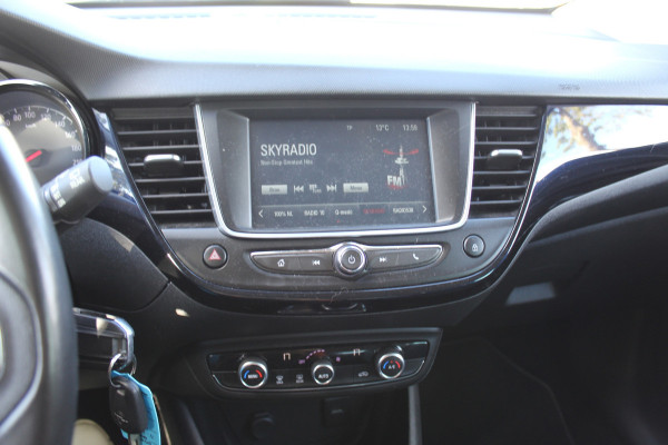 Opel Crossland X 1.2 Turbo 120 Jaar Edition automaat , nap ,camera trekhaak multimedia parkeersens