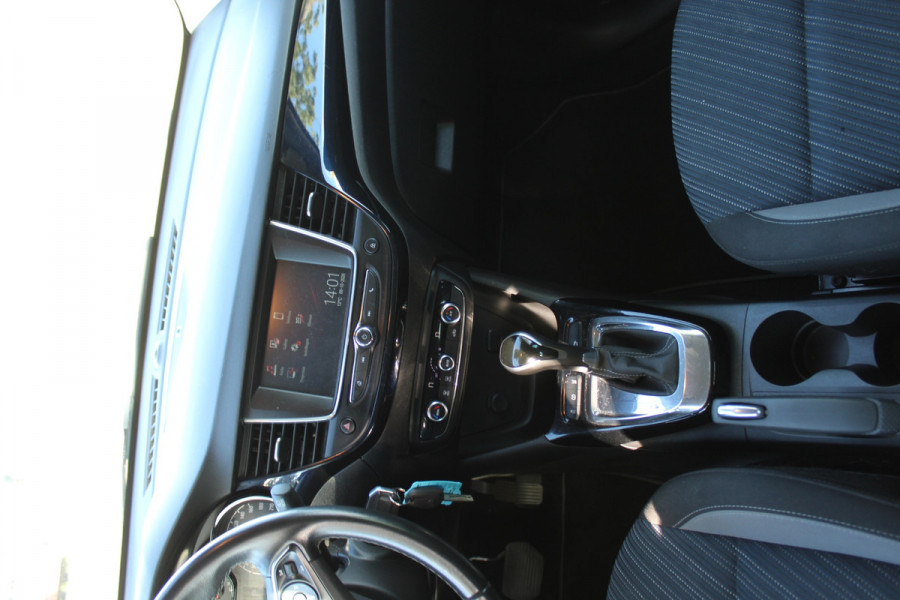 Opel Crossland X 1.2 Turbo 120 Jaar Edition automaat , nap ,camera trekhaak multimedia parkeersens