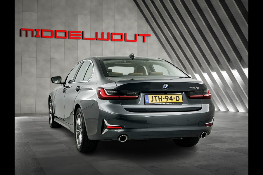 BMW 3-serie 330e 292PK High Exe. Schuif-kanteldak/Leder/M-sport-stoelen