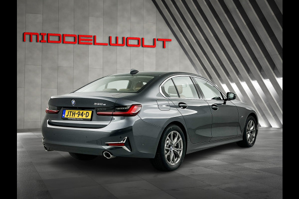 BMW 3-serie 330e 292PK High Exe. Schuif-kanteldak/Leder/M-sport-stoelen
