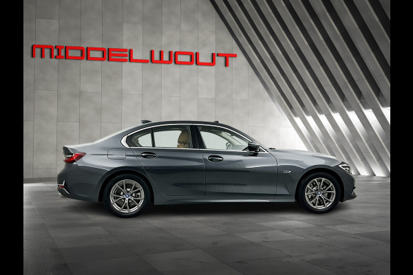 BMW 3-serie 330e 292PK High Exe. Schuif-kanteldak/Leder/M-sport-stoelen
