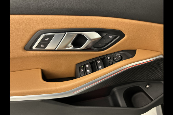 BMW 3-serie 330e 292PK High Exe. Schuif-kanteldak/Leder/M-sport-stoelen