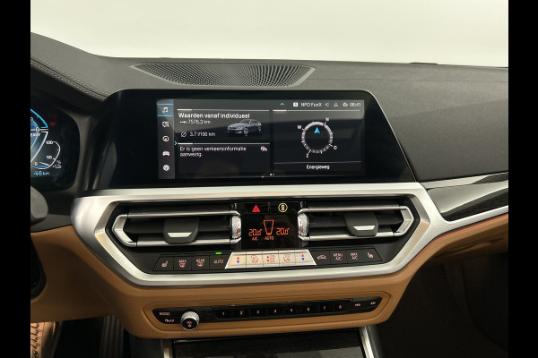 BMW 3-serie 330e 292PK High Exe. Schuif-kanteldak/Leder/M-sport-stoelen