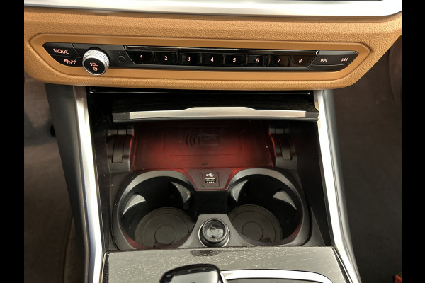BMW 3-serie 330e 292PK High Exe. Schuif-kanteldak/Leder/M-sport-stoelen