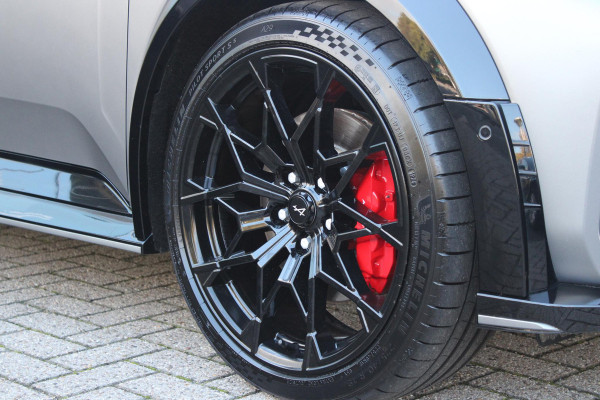 ALPINE A290 GTS 220PK 52 kWh | DEVIALET AUDIO SYSTEM | DRAADLOZE TELEFOONLADER | ELEKTRISCH VERWARMBAAR STUURWIEL | 19" LICHTMETALEN VELGEN "SNOWFLAKE" NOIR BRILLIANT | ALPINE LOGO OP ZIJSCHERMEN | BREMBO REMKLAUWEN "ROUGE RACING" | ALPINE TELEMETRICS PREMIUM | NAPPA LEDEREN BEKLEDING BLUE PROFOND/GRIS EVEE MET ALPINE STIKSELS EN LOGO | MICHELIN PILOT SPORT BANDEN | ALPINE SPORT CHASSIS | GROOTLICHT ASSISTENT | DCC | ADAPTIVE CRUISE CONTROL | PARKEERNSENSOREN VOOR ACHTER EN ZIJKANT | ACHTERUITRIJ CAMERA | HANDSFREE CARD | VERWARMBARE VOORSTOELEN | WARMTEPOMP | NAVIGATIE BY "GOOGLE