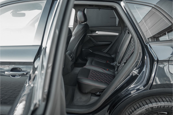 Audi Q5 55 TFSI e Quattro Competition S Pano Leder Luchtv ACC Zwart Optiek Massage Trekhaak