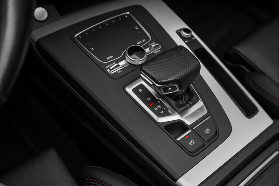 Audi Q5 55 TFSI e Quattro Competition S Pano Leder Luchtv ACC Zwart Optiek Massage Trekhaak