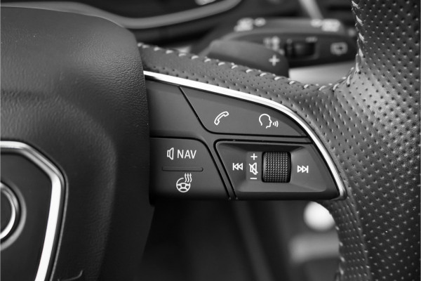 Audi Q5 55 TFSI e Quattro Competition S Pano Leder Luchtv ACC Zwart Optiek Massage Trekhaak