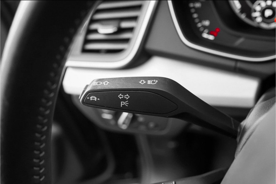 Audi Q5 55 TFSI e Quattro Competition S Pano Leder Luchtv ACC Zwart Optiek Massage Trekhaak