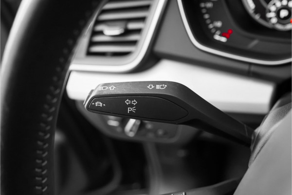 Audi Q5 55 TFSI e Quattro Competition S Pano Leder Luchtv ACC Zwart Optiek Massage Trekhaak