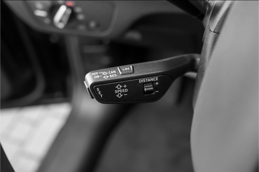 Audi Q5 55 TFSI e Quattro Competition S Pano Leder Luchtv ACC Zwart Optiek Massage Trekhaak