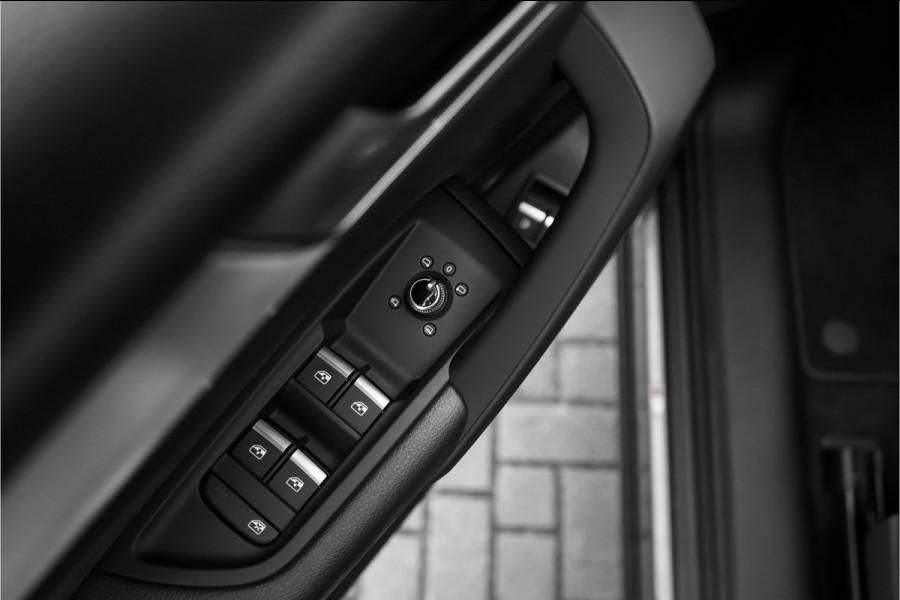 Audi Q5 55 TFSI e Quattro Competition S Pano Leder Luchtv ACC Zwart Optiek Massage Trekhaak