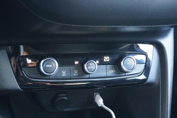 Opel CORSA-E GS Line 50 kWh + CAMERA / STOEL+STUURVERWARMING / CARPLAY