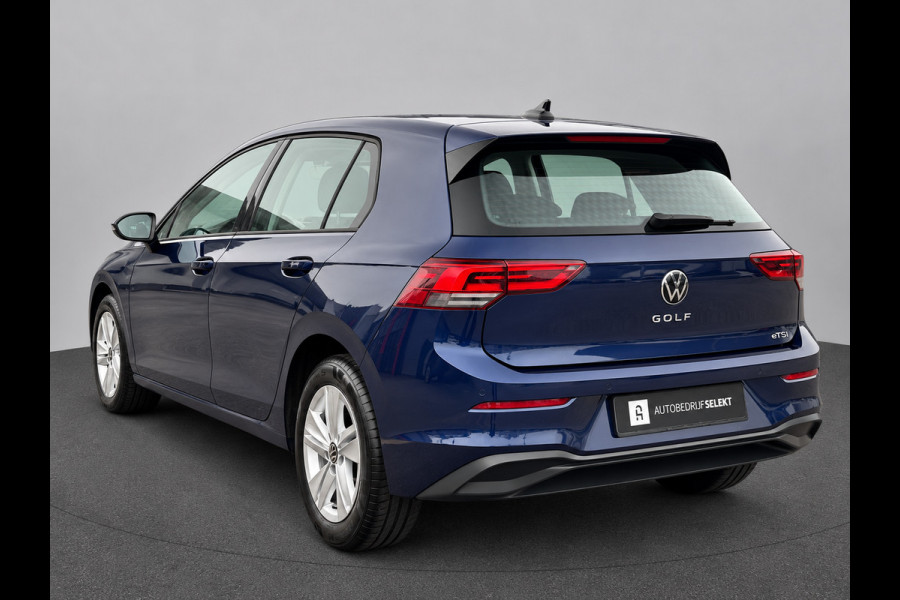 Volkswagen Golf 8 1.0 eTSI | ACC | Sfeerverlichting | Carplay | Navi | Stuurwiel verwarmd | Stoelverwarming
