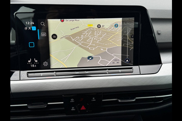 Volkswagen Golf 8 1.0 eTSI | ACC | Sfeerverlichting | Carplay | Navi | Stuurwiel verwarmd | Stoelverwarming