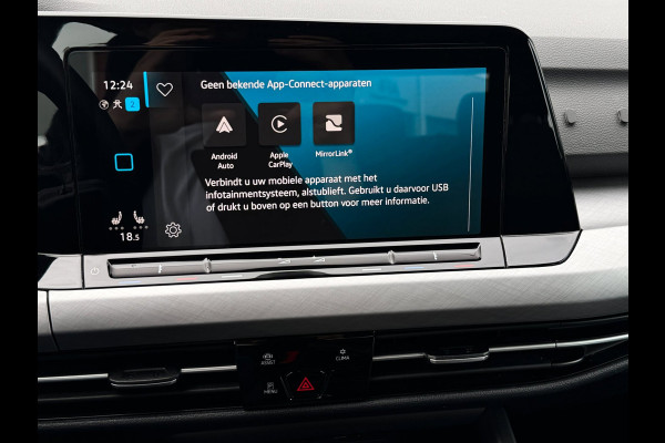 Volkswagen Golf 8 1.0 eTSI | ACC | Sfeerverlichting | Carplay | Navi | Stuurwiel verwarmd | Stoelverwarming