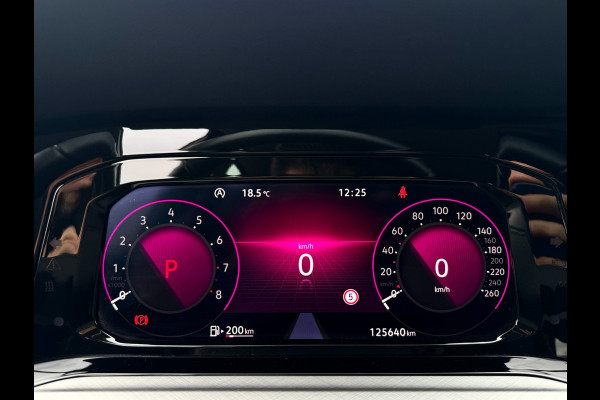 Volkswagen Golf 8 1.0 eTSI | ACC | Sfeerverlichting | Carplay | Navi | Stuurwiel verwarmd | Stoelverwarming