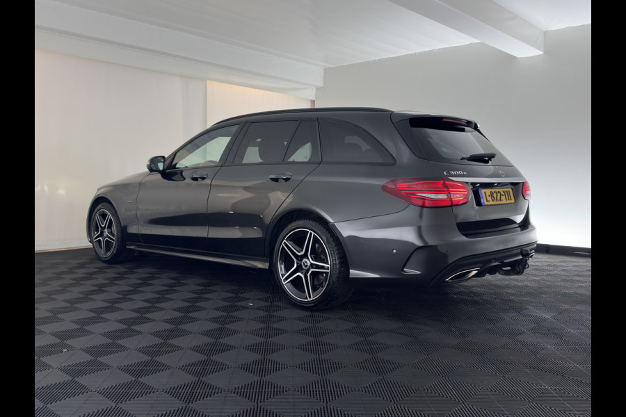 Mercedes-Benz C-Klasse Estate 300 e Business Solution AMG-Limited (Plug-in) {SoH-97%} (INCL-BTW) Aut. *LEATHER-ALCANTARA | MULTIBEAM-LED | NAVI-FULLMAP | TOPVIEW | DAB | CARPLAY | DIGI-COCKPIT | HEATED-SPORTSEATS | KEYLESS | PRIVACY-GLASS | SHIFTPADDLES | TOWBAR | 18"