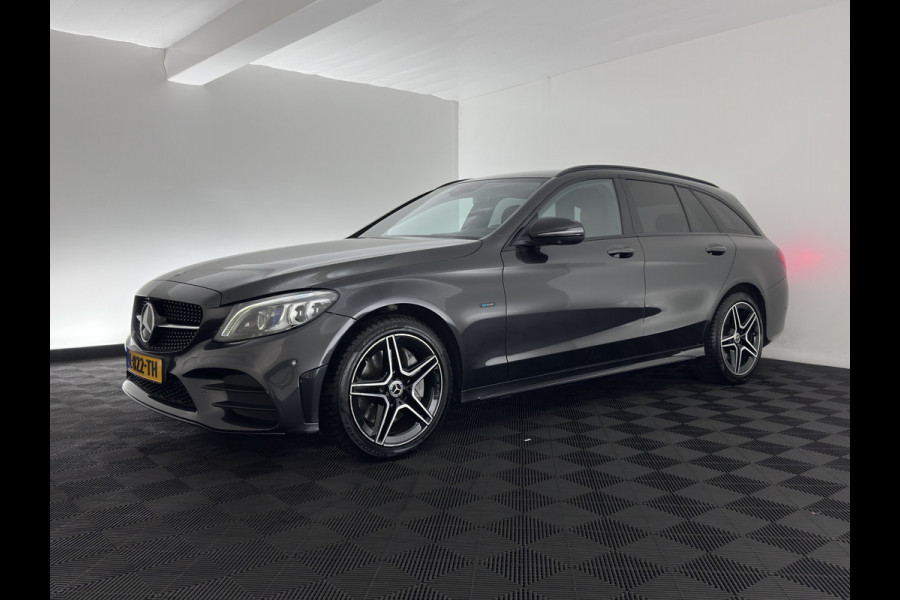 Mercedes-Benz C-Klasse Estate 300 e Business Solution AMG-Limited (Plug-in) {SoH-97%} (INCL-BTW) Aut. *LEATHER-ALCANTARA | MULTIBEAM-LED | NAVI-FULLMAP | TOPVIEW | DAB | CARPLAY | DIGI-COCKPIT | HEATED-SPORTSEATS | KEYLESS | PRIVACY-GLASS | SHIFTPADDLES | TOWBAR | 18"