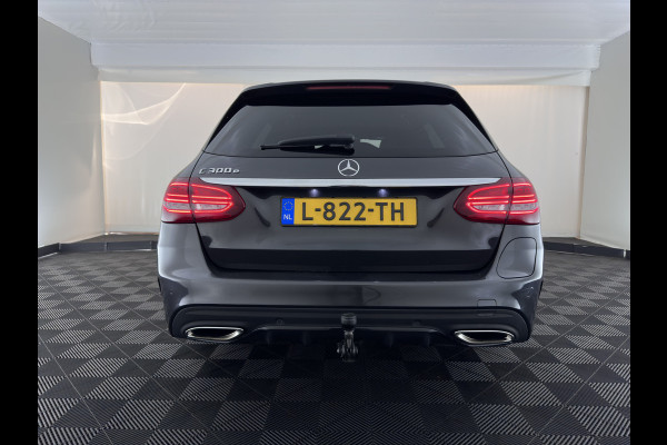 Mercedes-Benz C-Klasse Estate 300 e Business Solution AMG-Limited (Plug-in) {SoH-97%} (INCL-BTW) Aut. *LEATHER-ALCANTARA | MULTIBEAM-LED | NAVI-FULLMAP | TOPVIEW | DAB | CARPLAY | DIGI-COCKPIT | HEATED-SPORTSEATS | KEYLESS | PRIVACY-GLASS | SHIFTPADDLES | TOWBAR | 18"