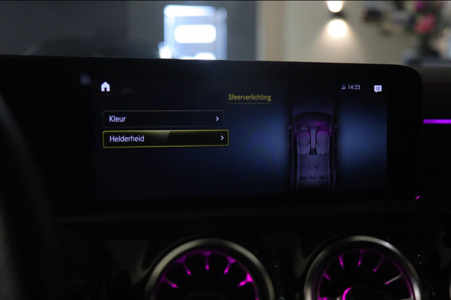 Mercedes-Benz CLA-Klasse 250 e AMG Line PANO/CARPLAY/SFEER/VOL