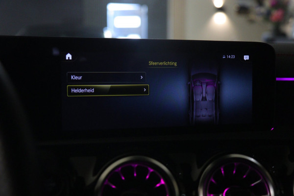 Mercedes-Benz CLA-Klasse 250 e AMG Line PANO/CARPLAY/SFEER/VOL