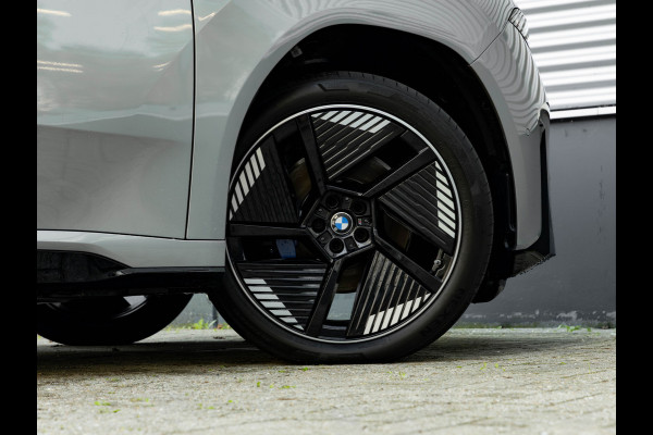 BMW iX3 50 xDrive - M-Sport - Pano - Driving Ass Prof - Innovation Pack