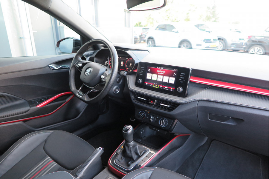 Škoda Fabia 1.0 TSI 70kw 95pk Monte Carlo , Led (Skoda crystal lighting)  , Bi-color, Virtual cockpit, Sportstoelen,Keyless entry/start, Navi via Smartlink, Cruisecontrol, PDC, Camera , LMV. etc.
