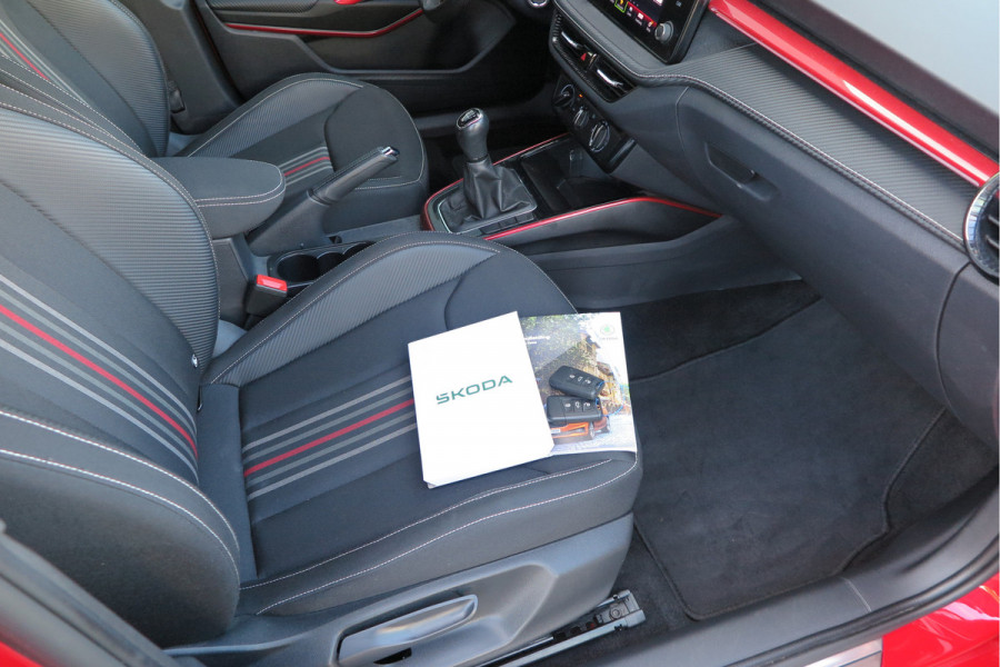 Škoda Fabia 1.0 TSI 70kw 95pk Monte Carlo , Led (Skoda crystal lighting)  , Bi-color, Virtual cockpit, Sportstoelen,Keyless entry/start, Navi via Smartlink, Cruisecontrol, PDC, Camera , LMV. etc.