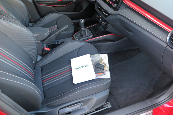 Škoda Fabia 1.0 TSI 70kw 95pk Monte Carlo , Led (Skoda crystal lighting)  , Bi-color, Virtual cockpit, Sportstoelen,Keyless entry/start, Navi via Smartlink, Cruisecontrol, PDC, Camera , LMV. etc.