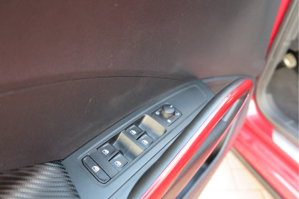 Škoda Fabia 1.0 TSI 70kw 95pk Monte Carlo , Led (Skoda crystal lighting)  , Bi-color, Virtual cockpit, Sportstoelen,Keyless entry/start, Navi via Smartlink, Cruisecontrol, PDC, Camera , LMV. etc.
