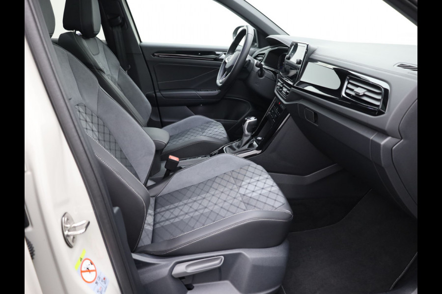Volkswagen T-Roc 1.5 TSI R-Line Edition | IQ Light | Schuif\Kanteldak | Camera | Apple \ Andorid Auto | Trekhaak | Prijs Rijklaar !!