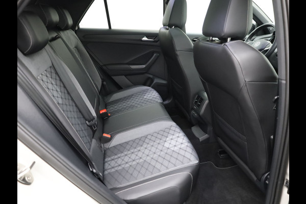 Volkswagen T-Roc 1.5 TSI R-Line Edition | IQ Light | Schuif\Kanteldak | Camera | Apple \ Andorid Auto | Trekhaak | Prijs Rijklaar !!