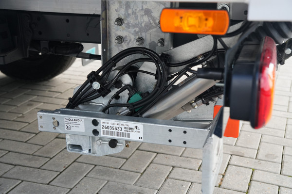 Iveco Daily - 35S18 3.0L 180pk Bakwagen - Geveerde Stoel - Camera - LED - Navi - ACC - Lane Assist - Rijklaar