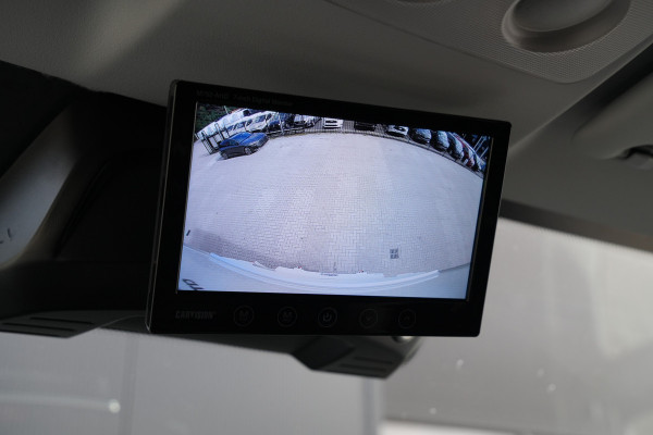 Iveco Daily - 35S18 3.0L 180pk Bakwagen - Geveerde Stoel - Camera - LED - Navi - ACC - Lane Assist - Rijklaar