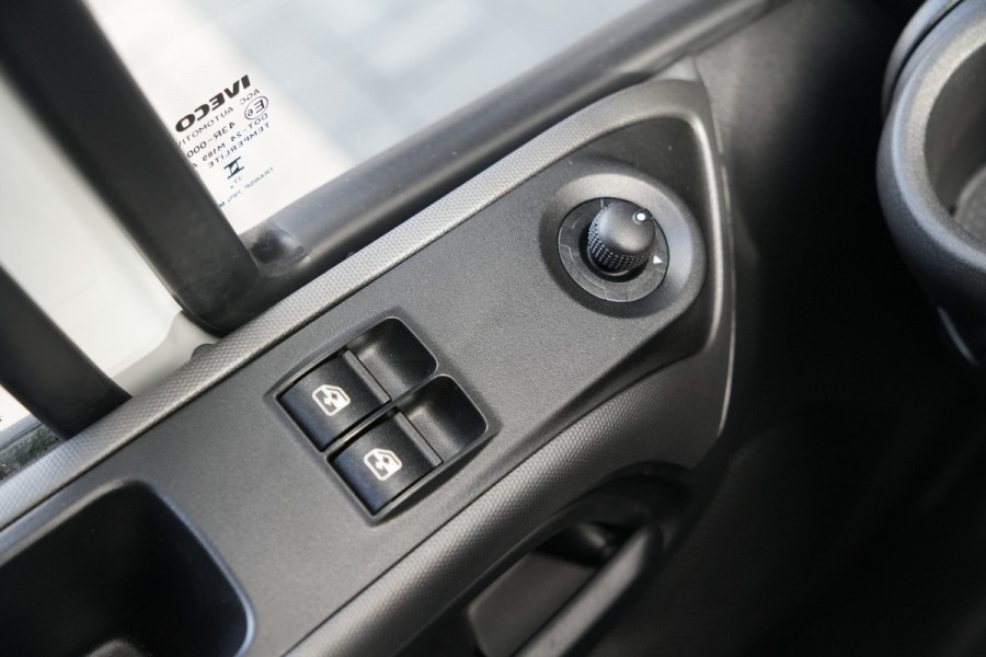 Iveco Daily - 35S18 3.0L 180pk Bakwagen - Geveerde Stoel - Camera - LED - Navi - ACC - Lane Assist - Rijklaar