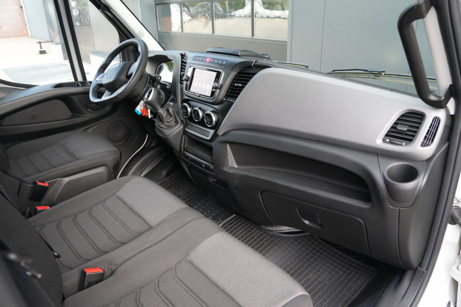 Iveco Daily - 35S18 3.0L 180pk Bakwagen - Geveerde Stoel - Camera - LED - Navi - ACC - Lane Assist - Rijklaar