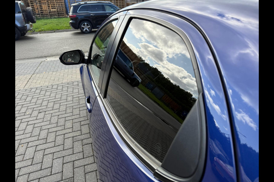 Toyota Yaris 1.5 Hybrid Launch Edition | 3/6/12MND GARANTIE | AUTOMAAT | PANO | LED | CAMERA | CARPLAY | LEDER | NAVI | CRUISE | LANE |