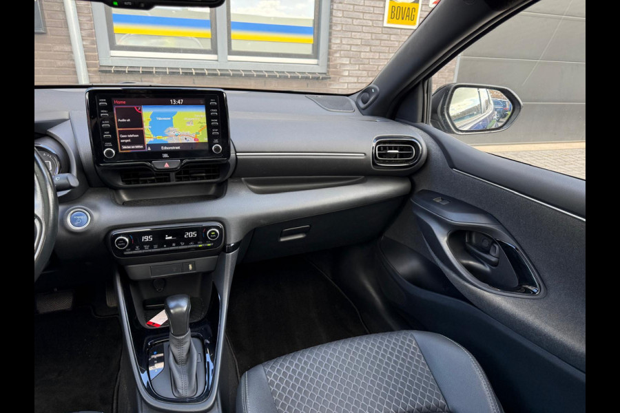 Toyota Yaris 1.5 Hybrid Launch Edition | 3/6/12MND GARANTIE | AUTOMAAT | PANO | LED | CAMERA | CARPLAY | LEDER | NAVI | CRUISE | LANE |
