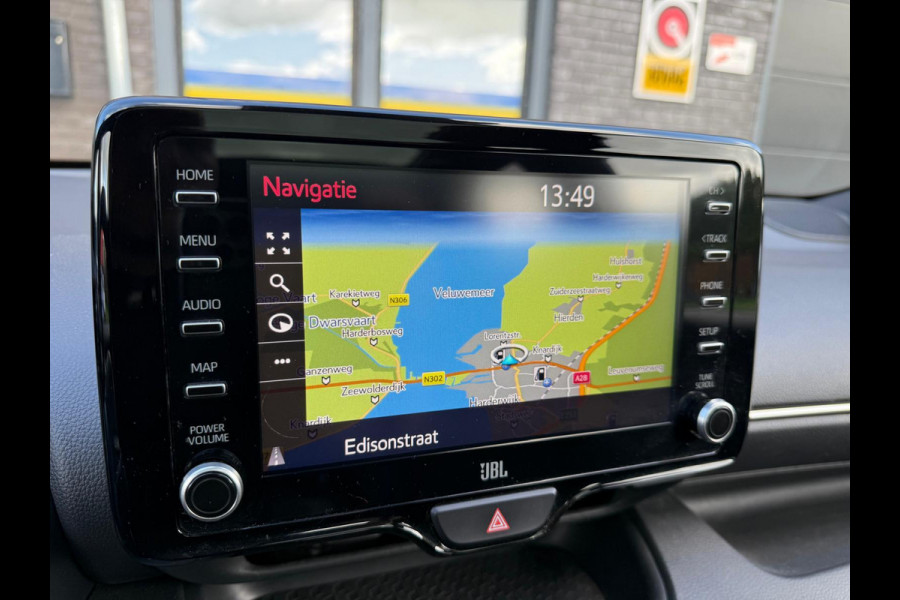 Toyota Yaris 1.5 Hybrid Launch Edition | 3/6/12MND GARANTIE | AUTOMAAT | PANO | LED | CAMERA | CARPLAY | LEDER | NAVI | CRUISE | LANE |