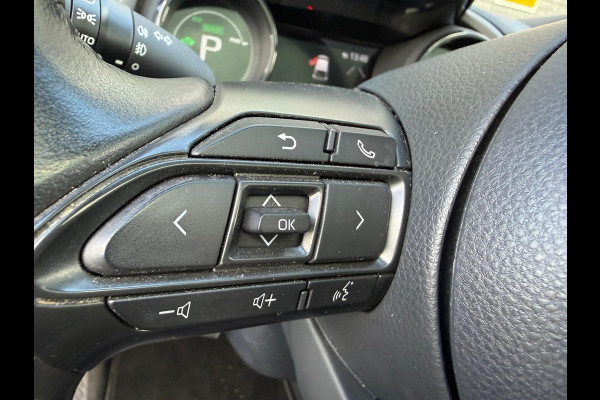 Toyota Yaris 1.5 Hybrid Launch Edition | 3/6/12MND GARANTIE | AUTOMAAT | PANO | LED | CAMERA | CARPLAY | LEDER | NAVI | CRUISE | LANE |