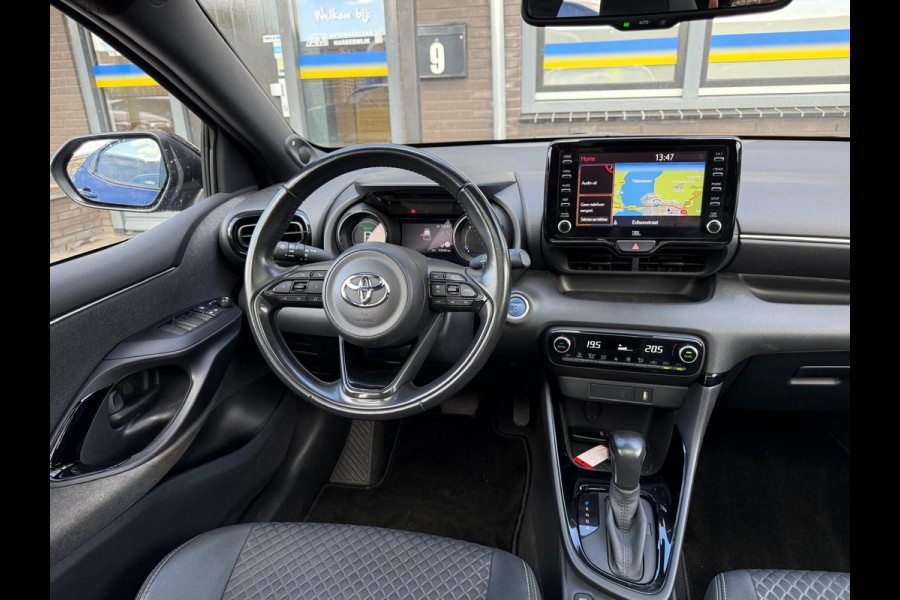 Toyota Yaris 1.5 Hybrid Launch Edition | 3/6/12MND GARANTIE | AUTOMAAT | PANO | LED | CAMERA | CARPLAY | LEDER | NAVI | CRUISE | LANE |