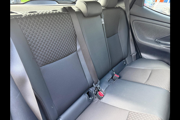 Toyota Yaris 1.5 Hybrid Launch Edition | 3/6/12MND GARANTIE | AUTOMAAT | PANO | LED | CAMERA | CARPLAY | LEDER | NAVI | CRUISE | LANE |