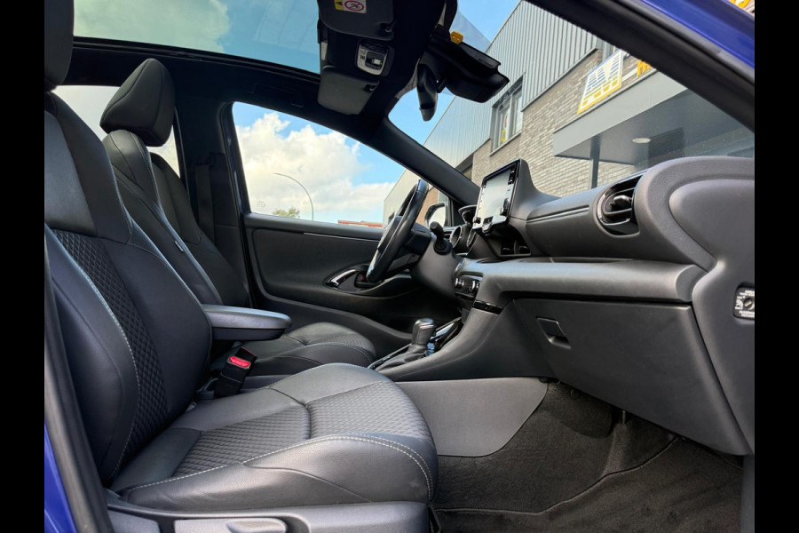 Toyota Yaris 1.5 Hybrid Launch Edition | 3/6/12MND GARANTIE | AUTOMAAT | PANO | LED | CAMERA | CARPLAY | LEDER | NAVI | CRUISE | LANE |