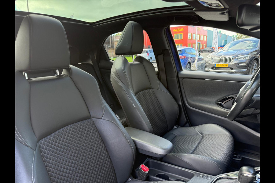 Toyota Yaris 1.5 Hybrid Launch Edition | 3/6/12MND GARANTIE | AUTOMAAT | PANO | LED | CAMERA | CARPLAY | LEDER | NAVI | CRUISE | LANE |