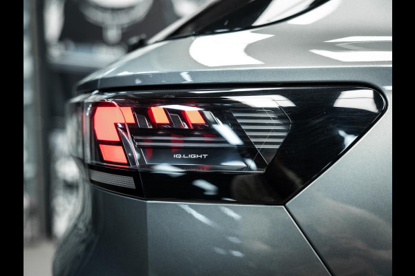 Volkswagen T-Roc T-roc R-line Vol uit gevoerde T-Roc R-line mooie kleurstelling