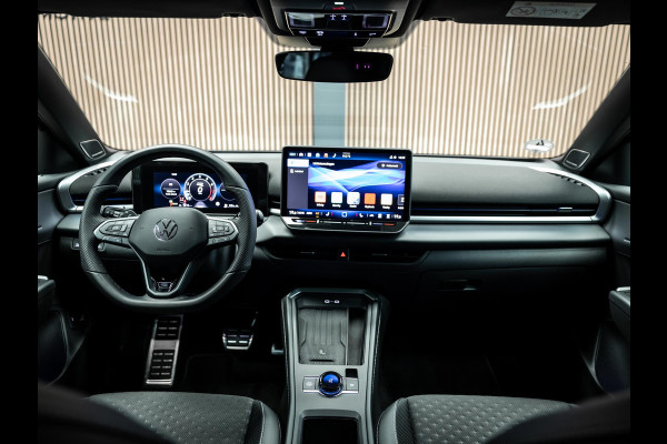 Volkswagen T-Roc T-roc R-line Vol uit gevoerde T-Roc R-line mooie kleurstelling
