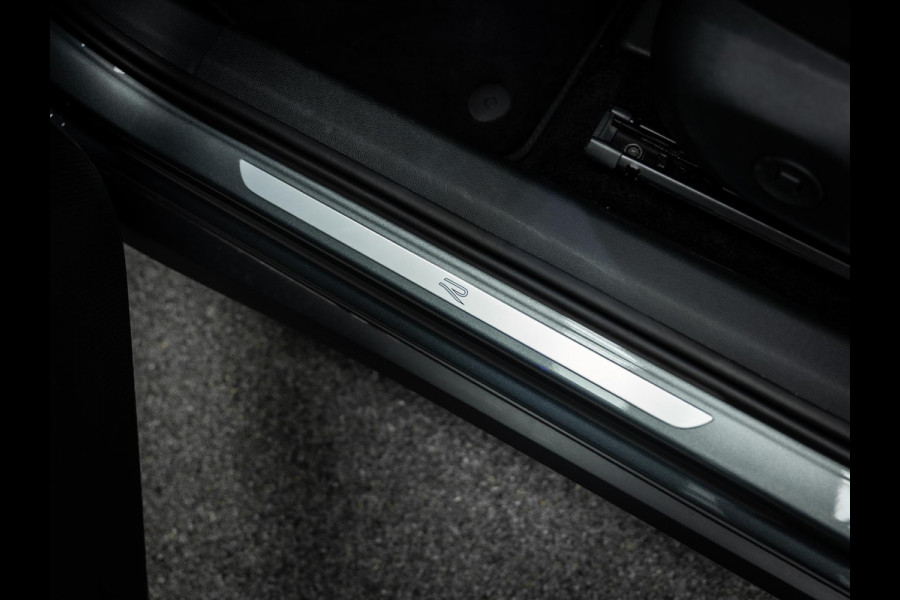 Volkswagen T-Roc T-roc R-line Vol uit gevoerde T-Roc R-line mooie kleurstelling