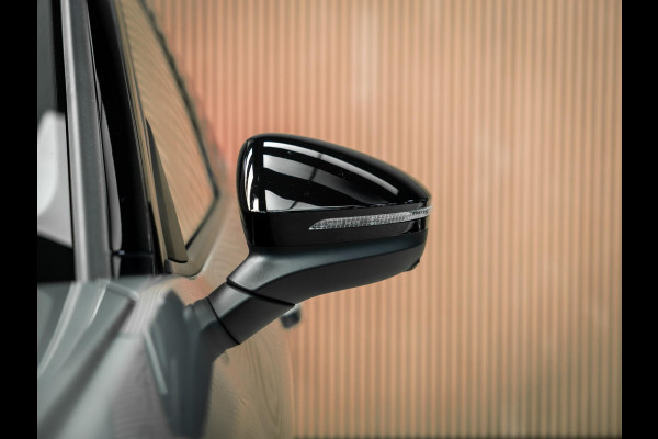 Volkswagen T-Roc T-roc R-line Vol uit gevoerde T-Roc R-line mooie kleurstelling