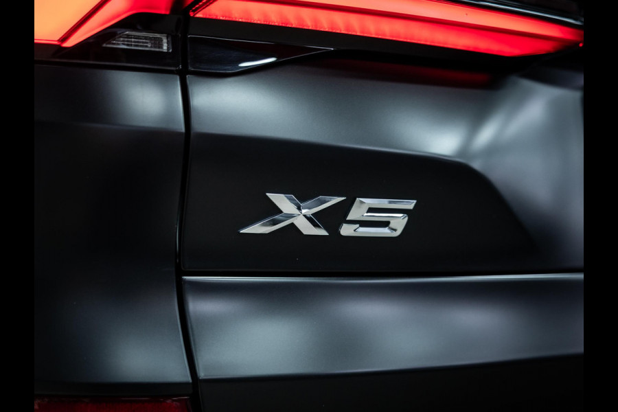 BMW X5 xDrive50e Vol uitgevoerde Frozen Black X5 Skylounge, Vossen HF5
